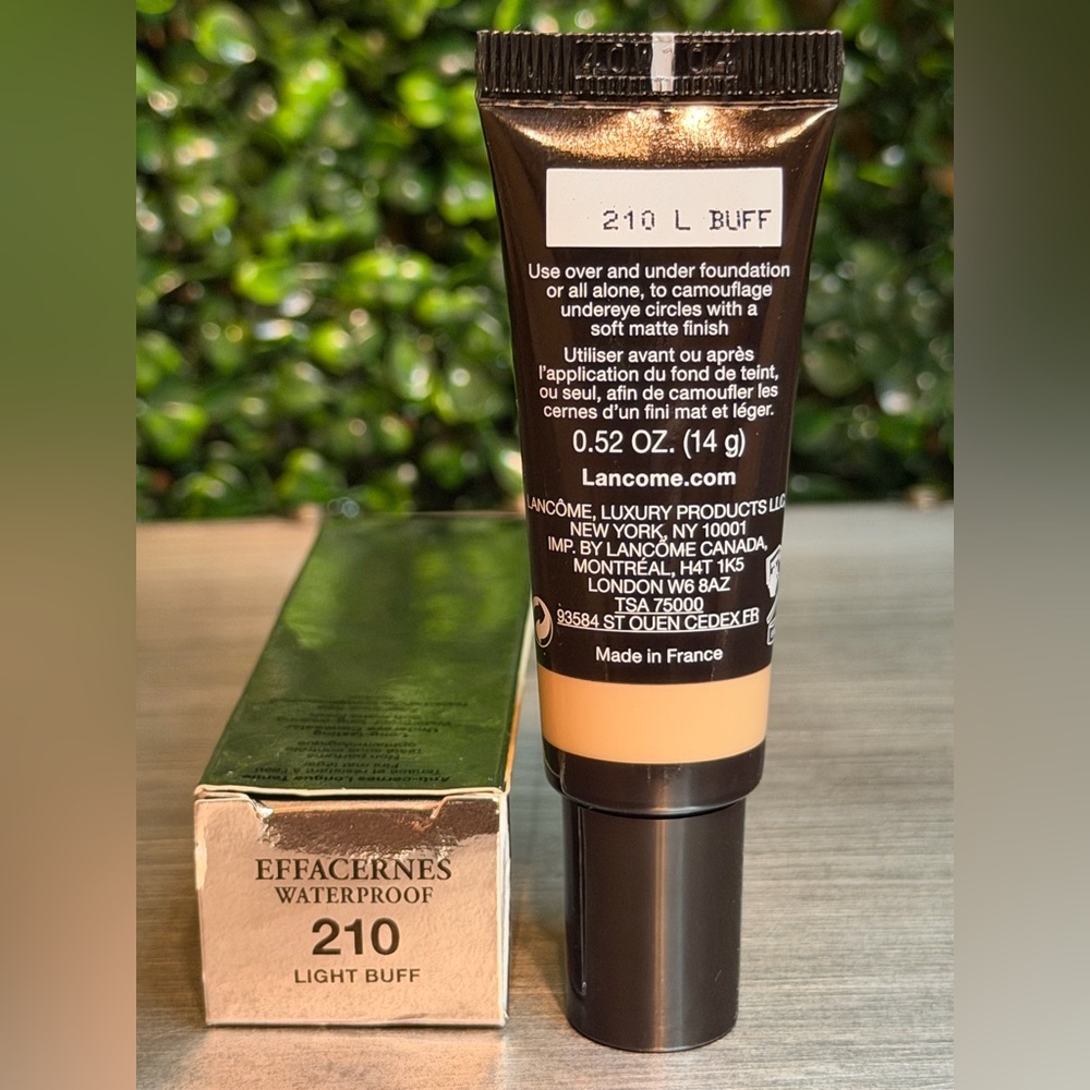Lancôme Effacernes Waterproof Undereye Concealer - Light Buff (210) - Picture 3 of 4